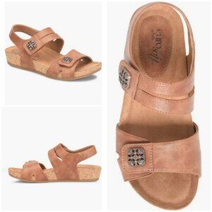 💕EUROSOFT💕 Gallantin Wedge Sandal ~ Luggage Brown 9 New In Box